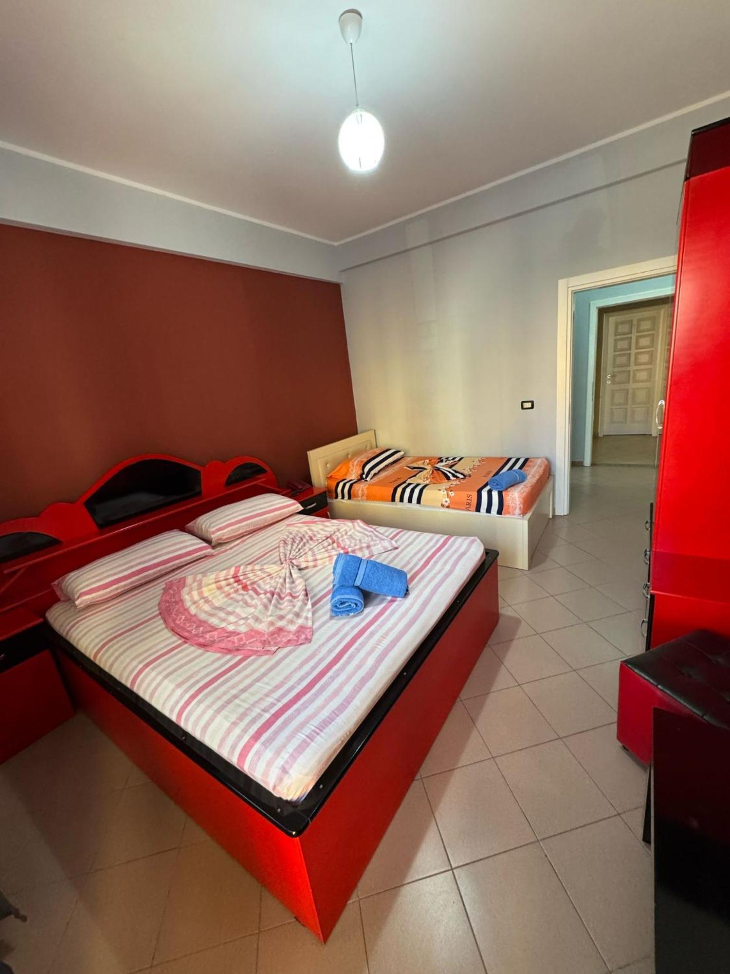 Hotel Europa Lezhë Exteriör bild