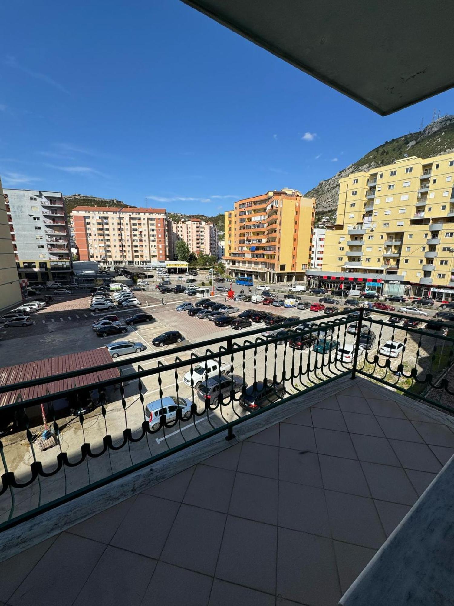 Hotel Europa Lezhë Exteriör bild