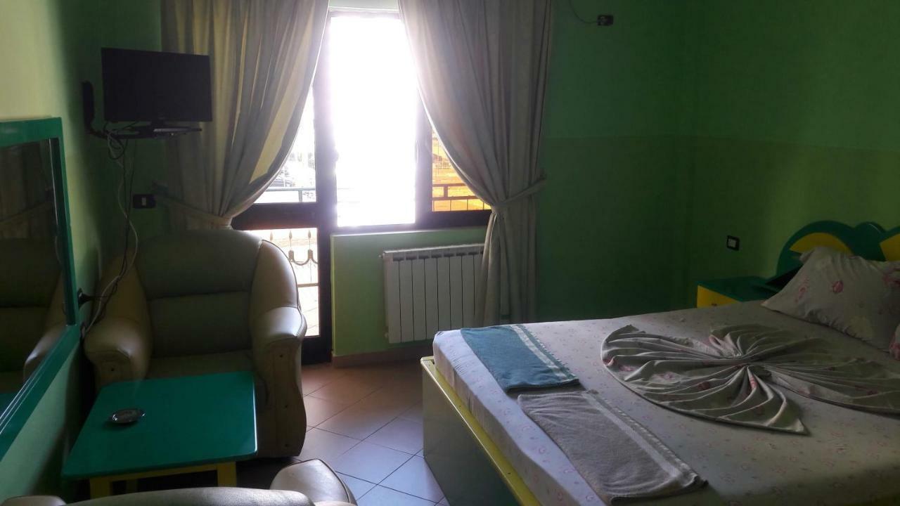 Hotel Europa Lezhë Exteriör bild